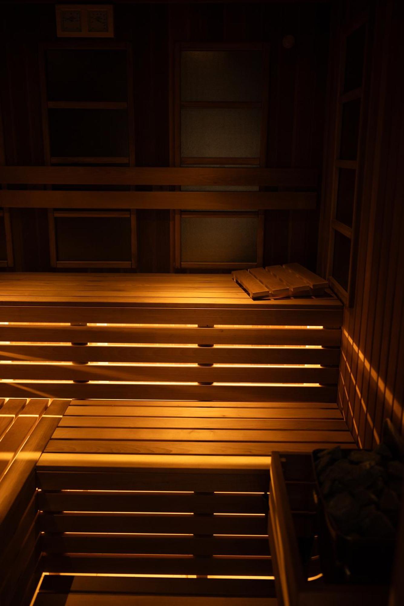 Hotel Gracian スレムスカ・ミトロヴィツァ エクステリア 写真